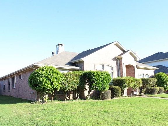 3rd image of 2520 Walnut Creek Dr