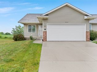 3401 Badger Dr SW UNIT B, Cedar Rapids, IA 52404