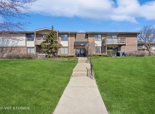 462 Raintree Dr UNIT 2A, Glen Ellyn, IL 60137
