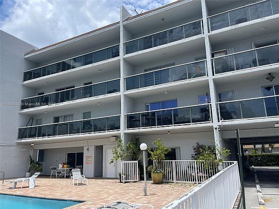 2nd image of 3868 NE 169th St APT 302