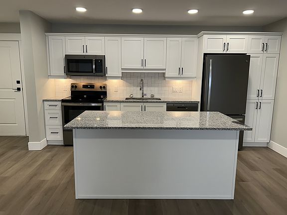 3rd image of 30 Patience Ln #311