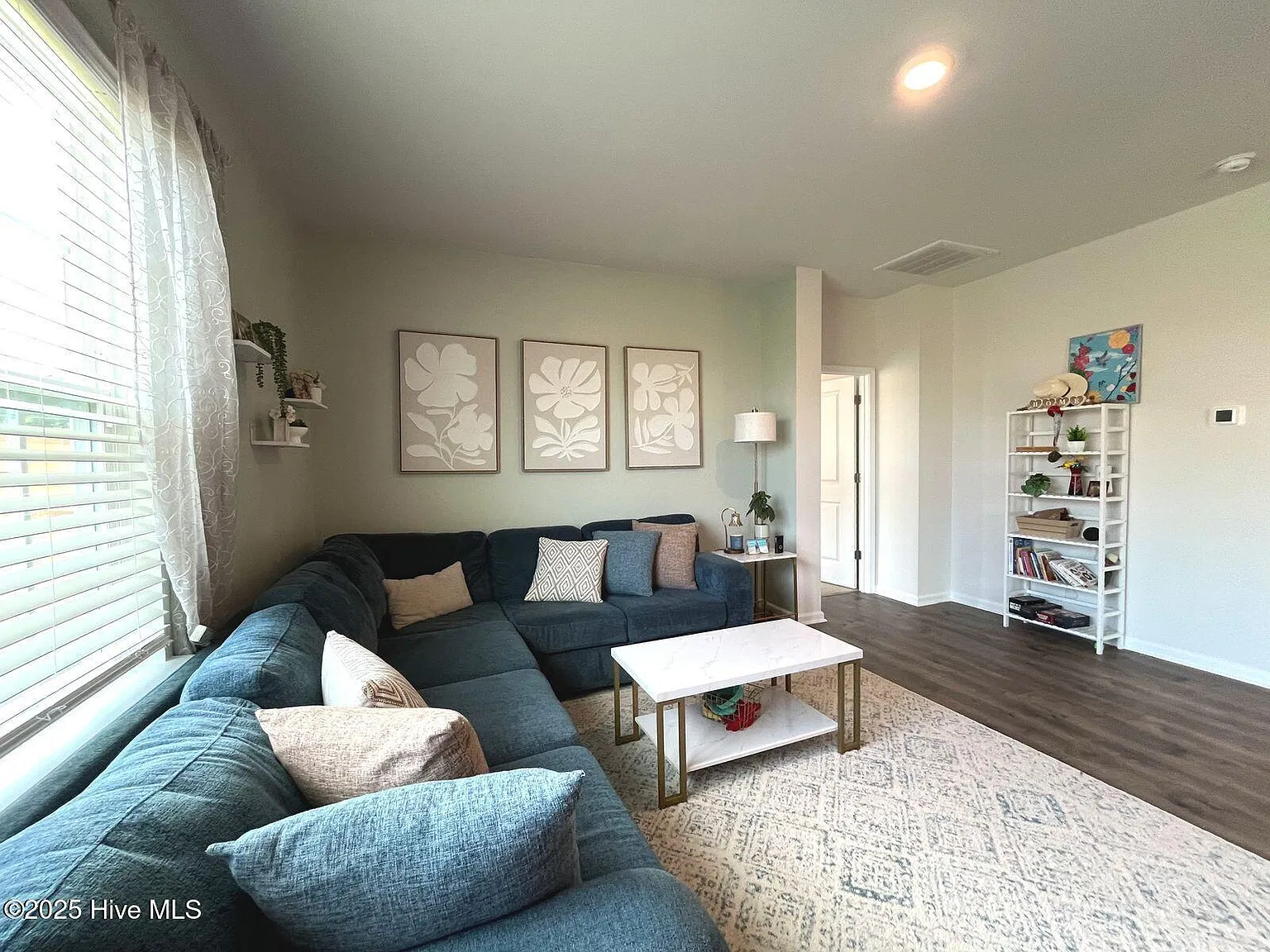 4 bed, 2.0 bath, 1765 sqft, $1,900 — Photo 4