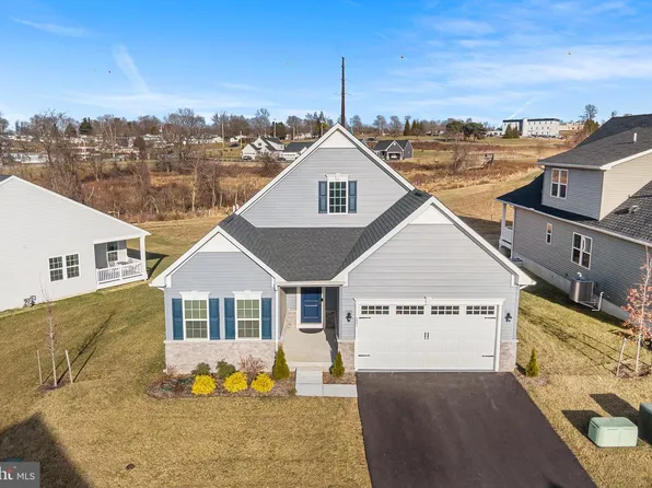 223 Letitia Manor Dr, West Grove, PA 19390