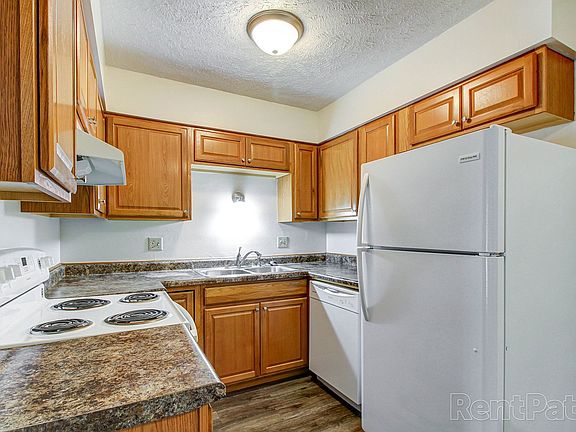 3rd image of 525 22nd Ave NW #F79