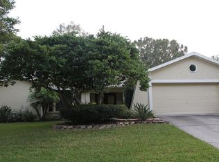 526 Walker Rd, Safety Harbor, FL 34695