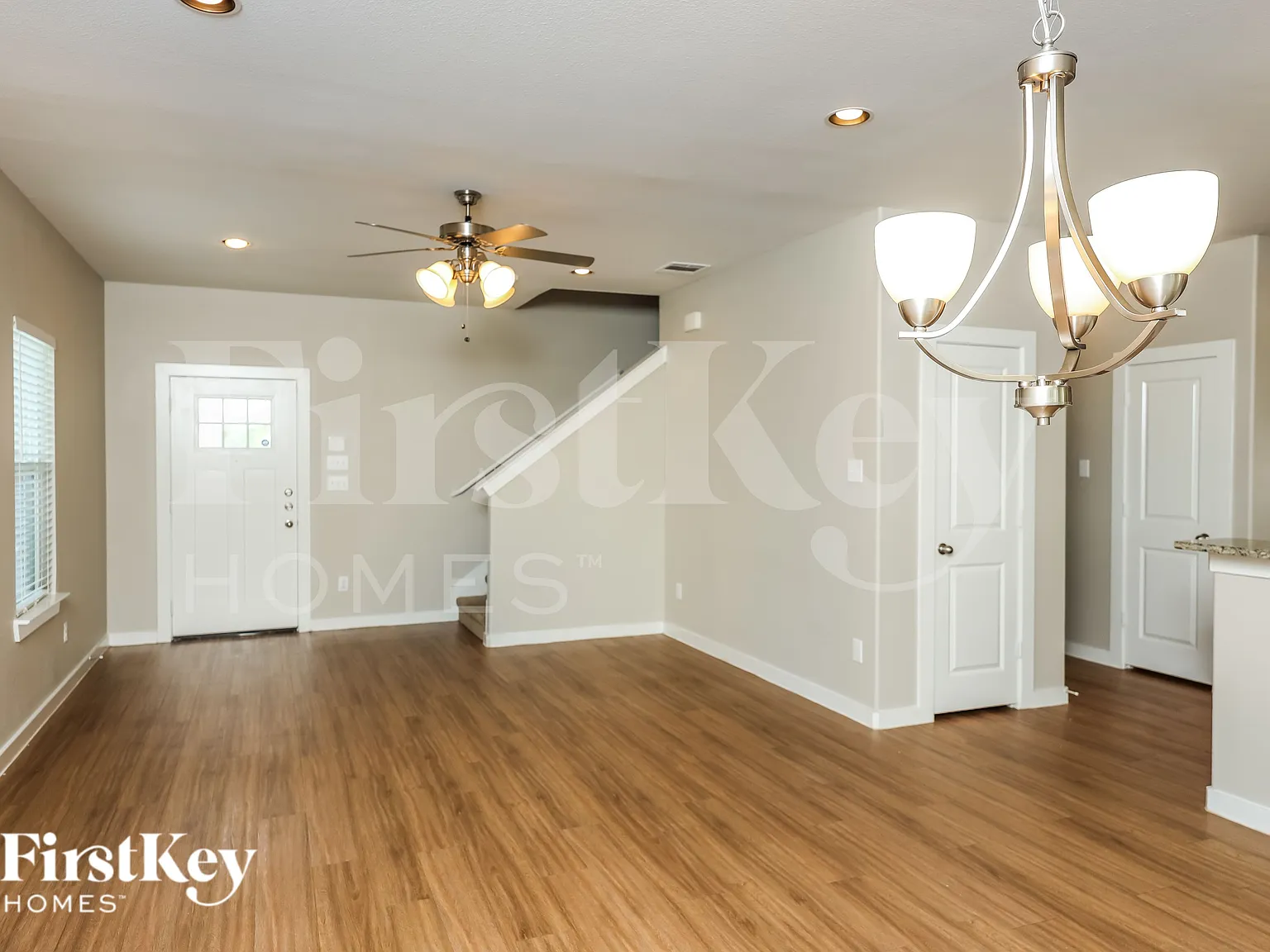 3 bed, 2.5 bath, 1886 sqft, $2,070 — Photo 3