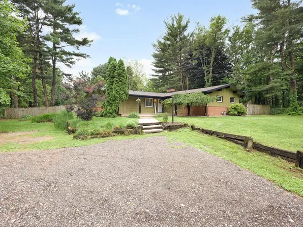 11146 Dragoon Trl, Mishawaka, IN 46544