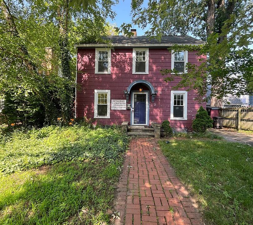 1st image of 1404 E Park Pl