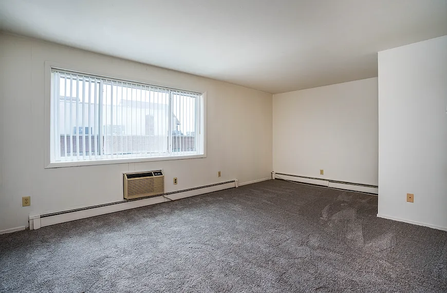 1 bed, 900 sqft, $1,095 — Photo 3