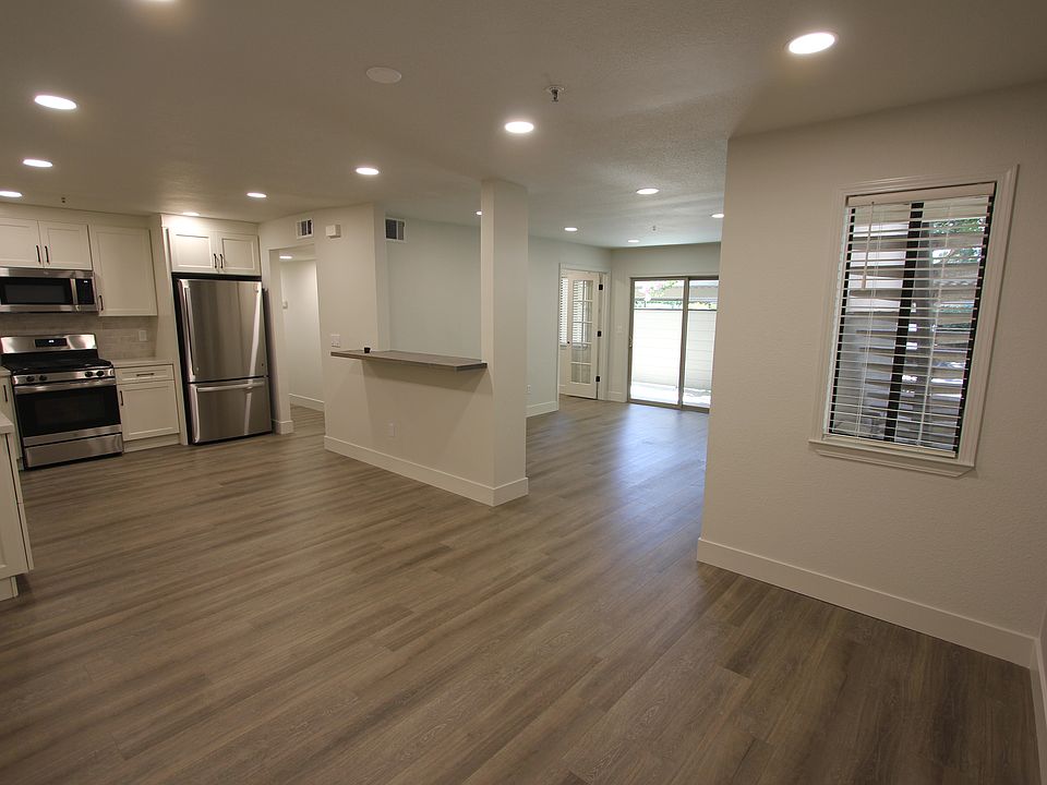 Spacious and open Kitchen, Dining and Living area
