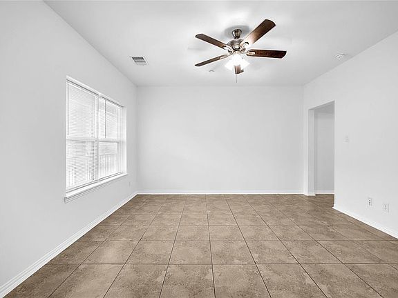 3rd image of 6122 W Mount Houston Rd