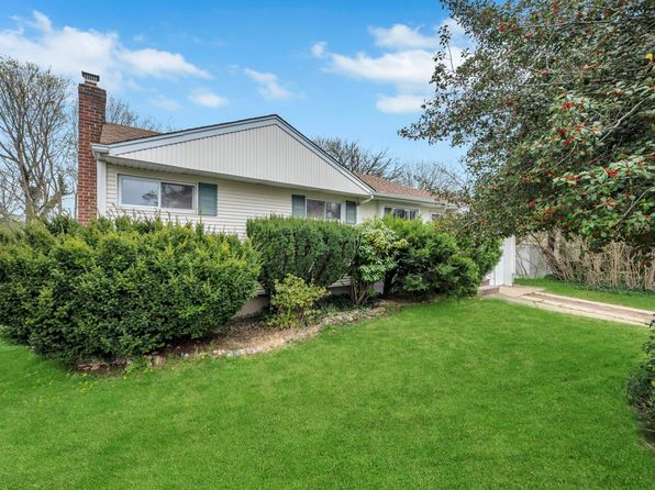 25 Margaret Dr