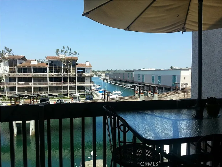8331 Marina Pacifica Dr N — Photo 2