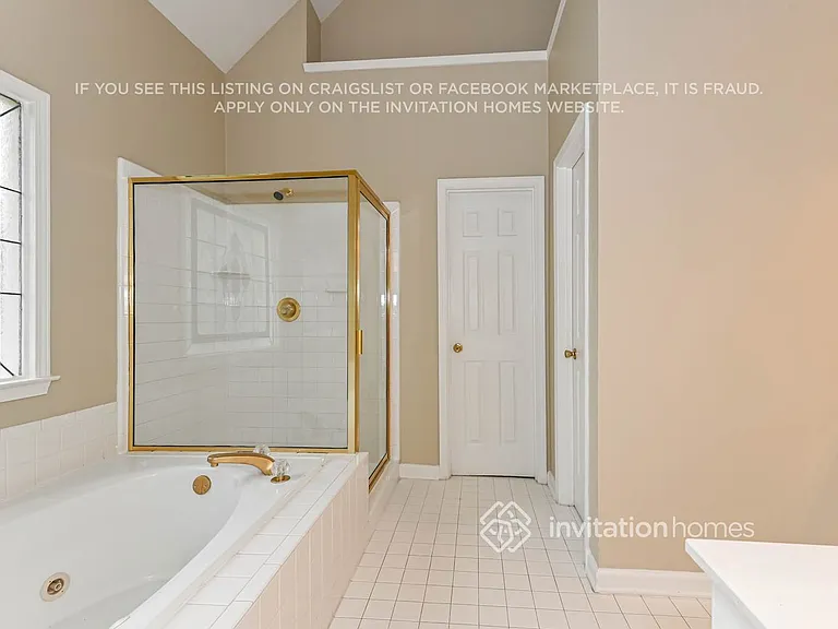2025 Fairway Close Ter — Photo 12