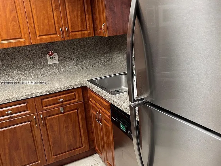 8225 Lake Dr #108 — Photo 11