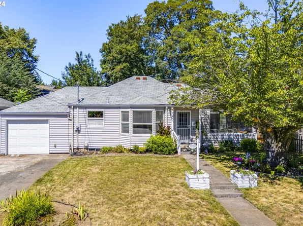 10381 NE Holladay St, Portland, OR 97220