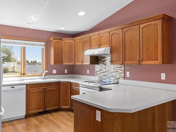 4th image of 3165 N Daffodil Dr