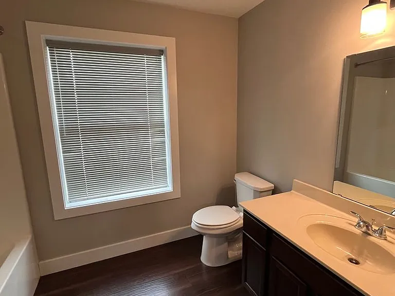 631 N College Ave — Photo 31