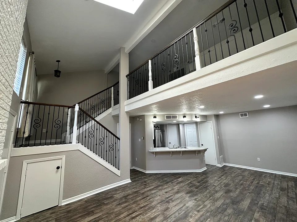54 Evanston St #5