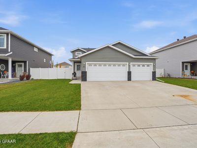 824 58th Ave S, Grand Forks, ND, 58201