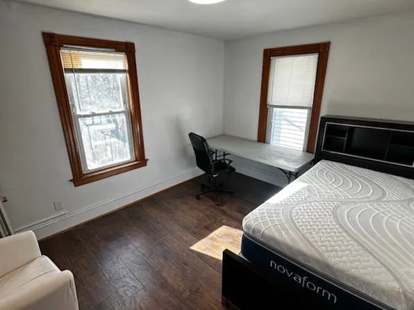 8 Smythe St #2, Brookline, MA 02445