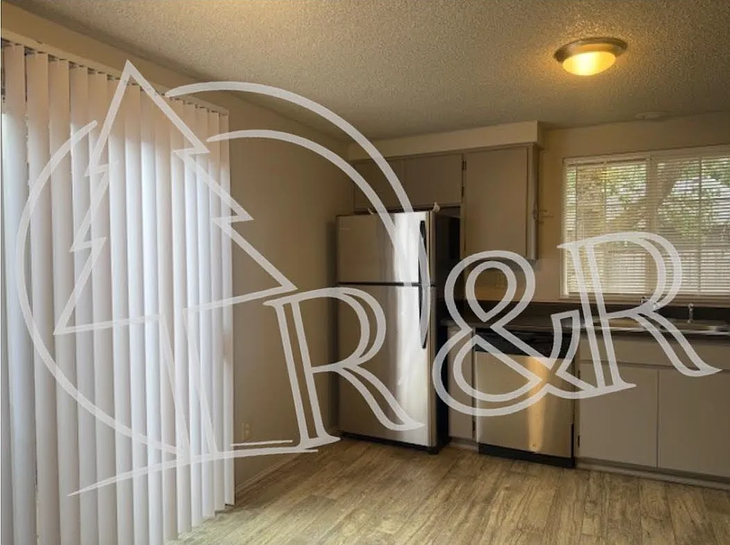 2 bed, 800 sqft, $1,650 — Photo 2