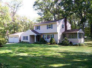 5 Quarry Ln, Norwalk, CT 06851