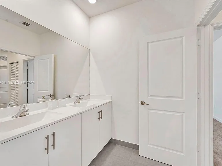 11904 SW 240th St — Photo 14