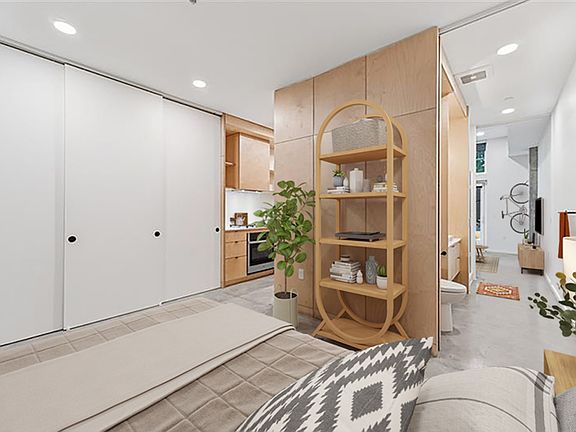 5th image of 3301 SE Division St #404