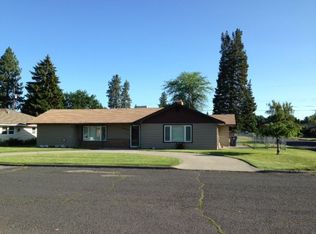 832 Rabbit Town Rd, Albertville, AL 35950