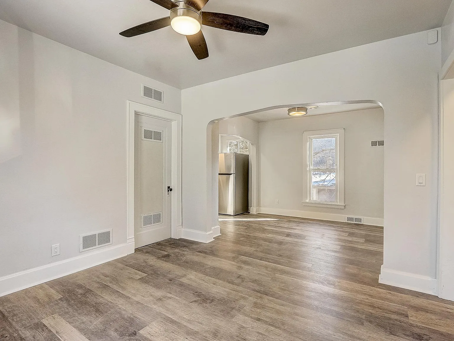 2 bed, 1000 sqft, $1,995 — Photo 3