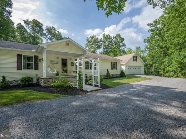 29 Crescent Ln, Oakland, MD 21550