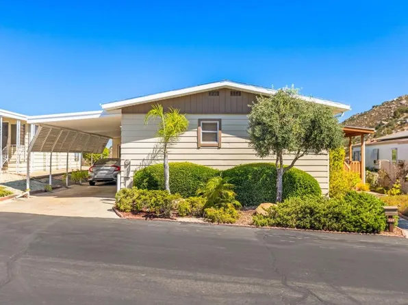 8975 Lawrence Welk Dr, Escondido, CA 92026