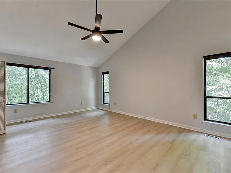 5100 Forest Mist Dr SE — Photo 17