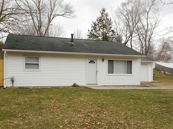 725 Shumway Ave-102
