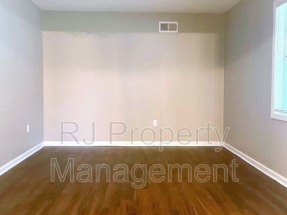 3rd image of 3266 Caribou Dr