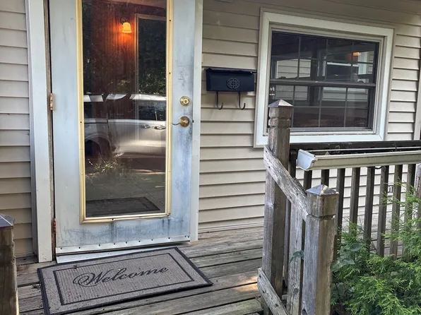 1688 Main St, West Warwick, RI 02893