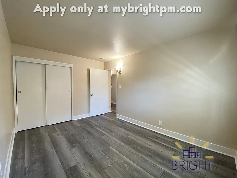Sutter Apartments — Photo 12