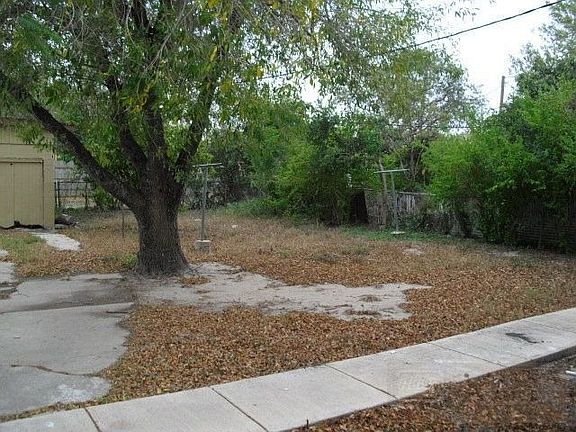 5th image of 205 W Pierce Ave