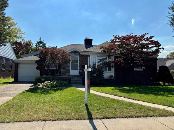22300 Edmunton St, Saint Clair Shores, MI 48080