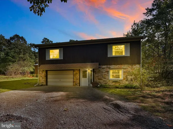 10460 W Whitetail Crossing Rd, Tamaqua, PA 18252