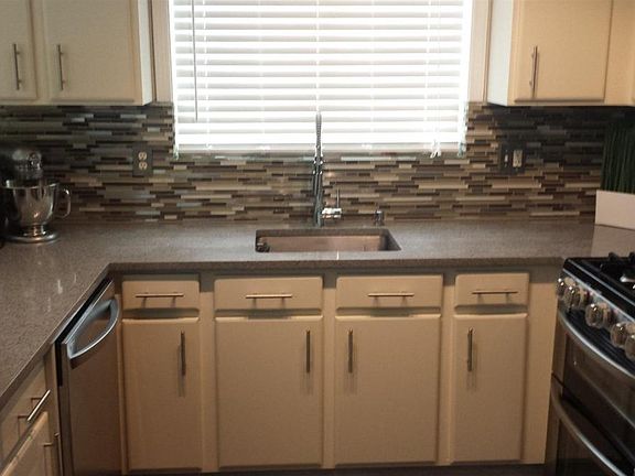 3rd image of 213 Hiawassee Dr