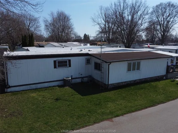 30 Regency Dr, Chatham Kent, ON N7L 4E8