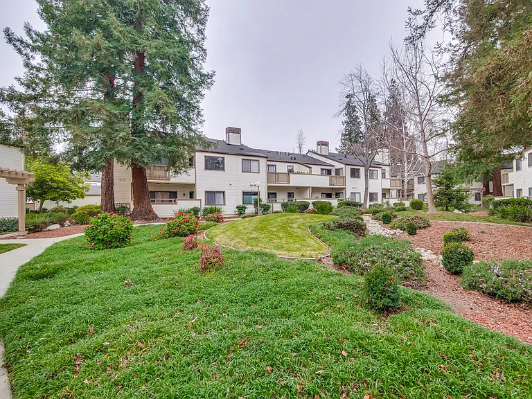 1422 Main Entrance Dr — Photo 16