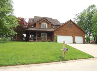 4402 Hunter Dr, Saint Joseph, MO 64506