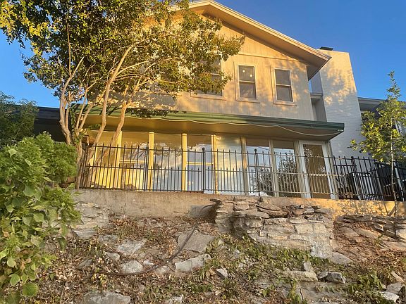 2nd image of 2418 Lindenwood Dr