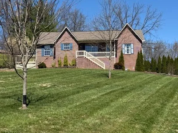 1580 Pin Oak Dr, Morristown, TN 37814