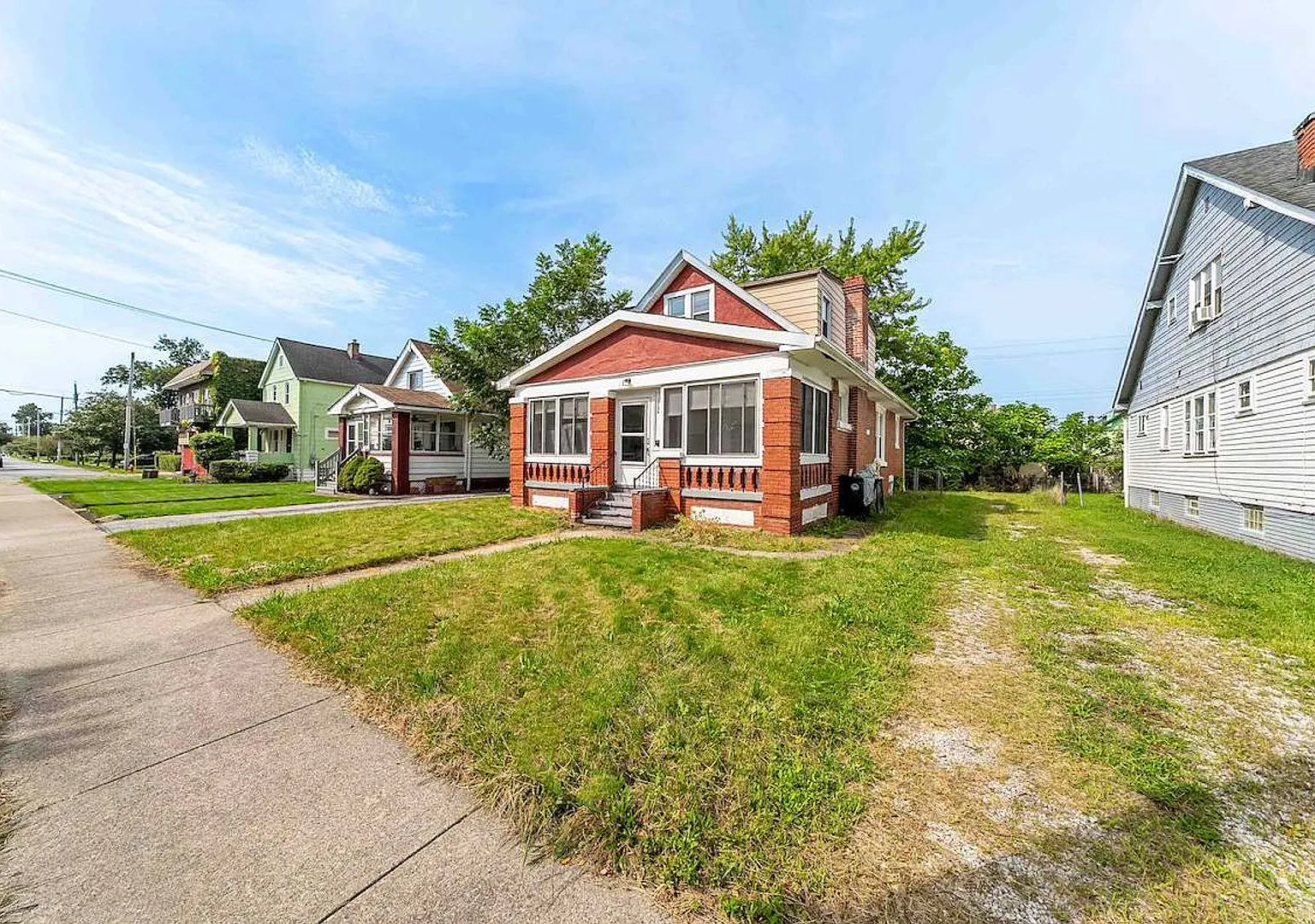 Beautifully Renovated Home in Prime Location — Photo 3