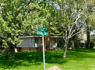 15230 Franklin Dr, Brookfield, WI 53005