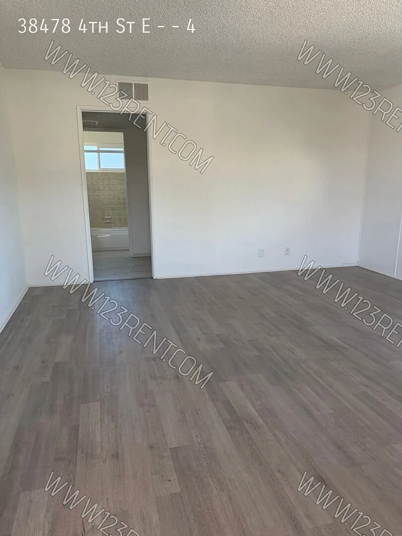 1bd/1bth Apartment East Palmdale (2nd Floor) — Photo 2